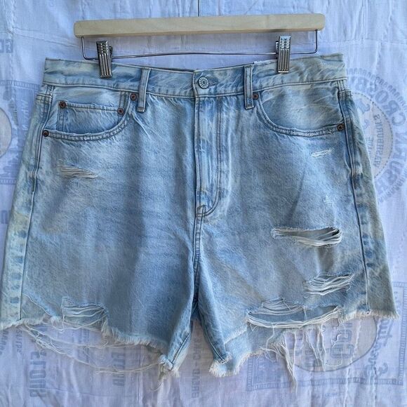 American Eagle Blue 90s Denim Boyfriend Mid Length Ripped Jean Short Size 14 NWT - Picture 1 of 6